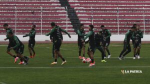 Eliminatorias: Trabajo exigente a doble turno para los seleccionados