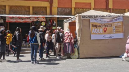 Empadronamiento masivo en el mercado Bolívar