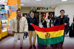 Estudiantes bolivianos se alistan para participar del First Global Challenge en Grecia