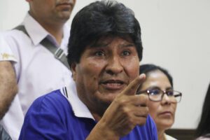Evo Morales desafía al Tribunal Electoral en rueda de prensa