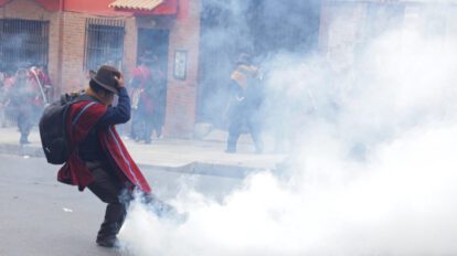 Ponchos Rojos atacan a policías en La Paz