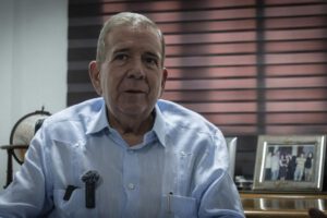 Orden de aprehensión contra Edmundo González Urrutia