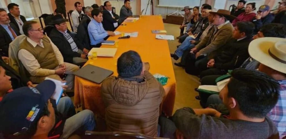 Acuerdo entre Gobernación y municipios pone fin a bloqueos en carretera del Chaco