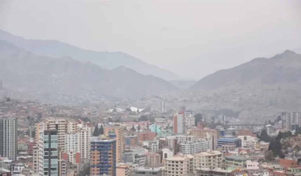 humareda en La Paz afecta viajes a los Yungas