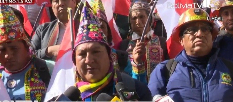 Vigilia en Plaza Murillo por créditos estancados