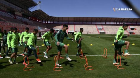 Óscar Villegas busca levantar a la selección boliviana con jóvenes