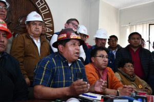 Marcha nacional COB para defender la democracia y economía