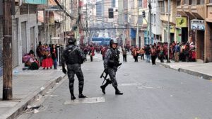 Enfrentamiento UTOP Ponchos Rojos en La Paz