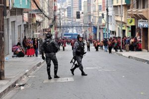 Enfrentamiento UTOP Ponchos Rojos en La Paz