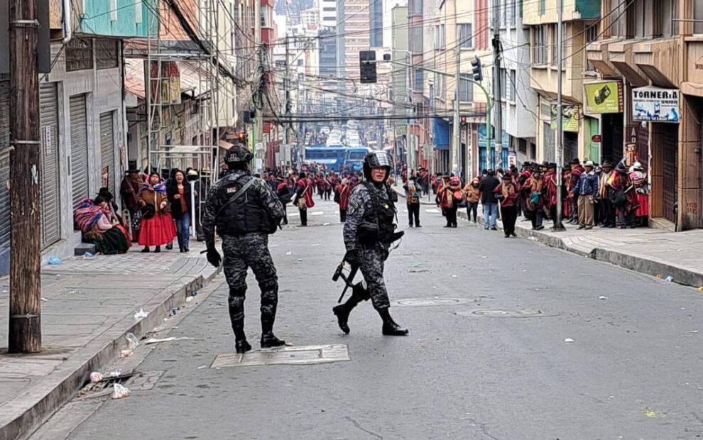 Enfrentamiento UTOP Ponchos Rojos en La Paz