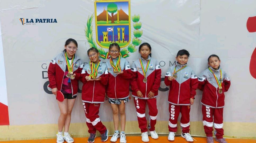Tenismesistas orureños destacan con plata y bronce en torneo nacional