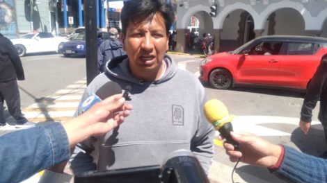 Aumento de precio en insumos para choferes en Oruro