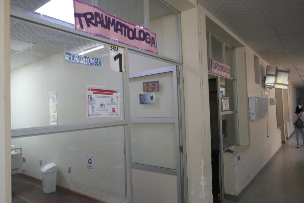 Adolescente pierde dedos tras manipular explosivo en Oruro