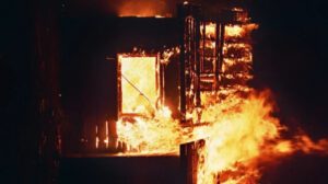 Incendio en Santa Cruz deja a una familia sin hogar