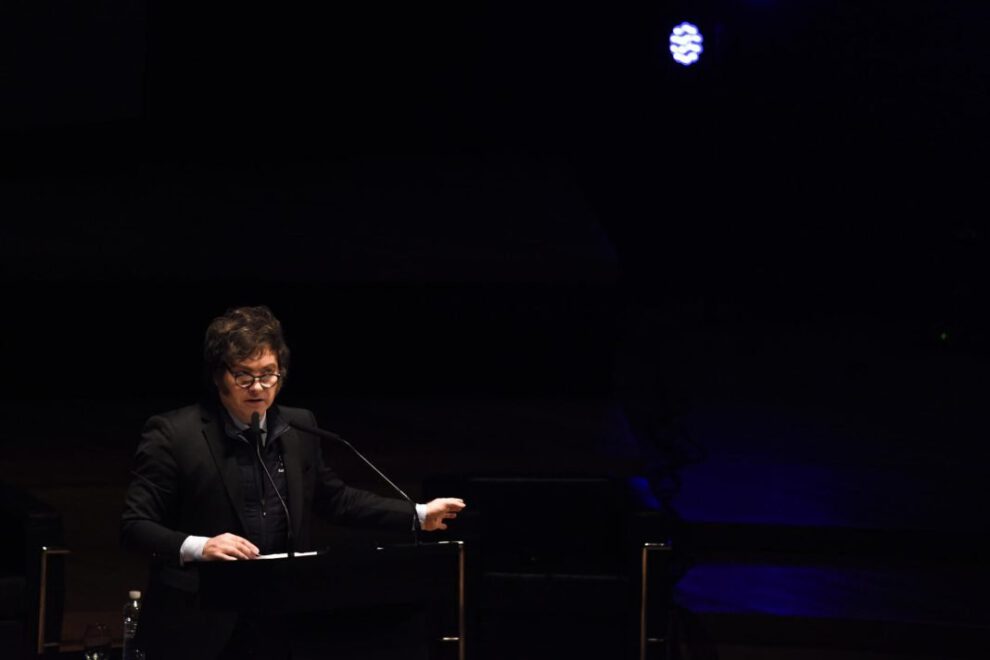 Javier Milei critica a Lula por la suspensión de X en Brasil