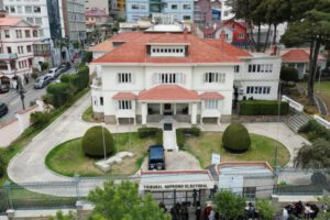 Renovación de directivas políticas según el TSE