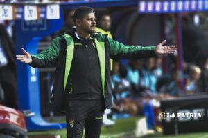 Óscar Villegas celebra debut triunfal con goleada histórica: 4-0