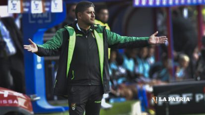 Óscar Villegas celebra debut triunfal con goleada histórica