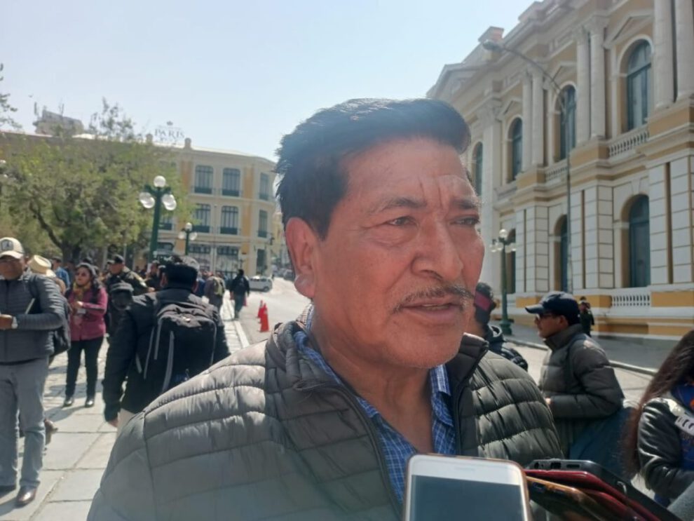 Vicepresidente del MAS critica marcha de la COB contra el alza de precios en Bolivia