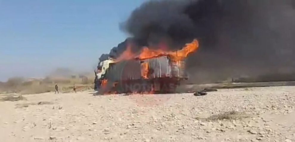 camión de contrabando incendiado en Tarija
