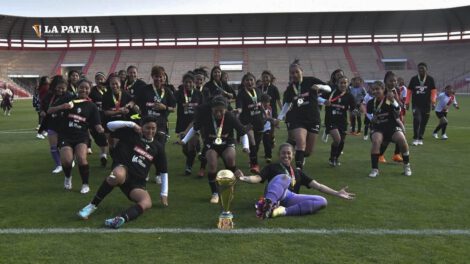 Always Ready tricampeón en el fútbol femenino