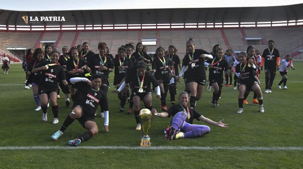 Always Ready tricampeón en el fútbol femenino