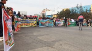 Protesta en El Alto demanda acciones ante el contrabando y la subida de precios
