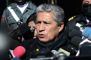 El ministro de Defensa, Edmundo Novillo defiende declaración de emergencia por incendios