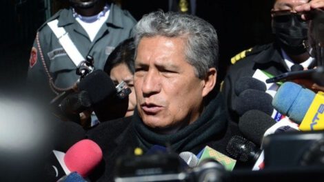 El ministro de Defensa, Edmundo Novillo defiende declaración de emergencia por incendios