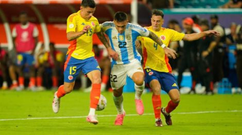 Colombia frente a Argentina en el inicio de la octava fecha de las eliminatorias