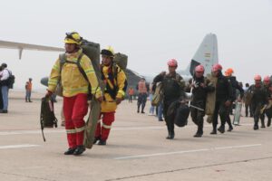 Chile envía bomberos a Bolivia para combatir incendios forestales