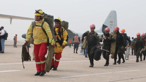 Chile envía bomberos a Bolivia para combatir incendios forestales