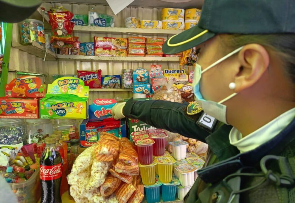 Identifican productos vencidos en kioscos escolares de Oruro