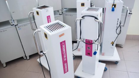 Centro de Aislamiento Municipal Oruro con equipamiento que actualmente está sin uso