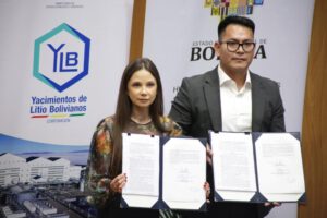 YLB firma contrato con Uranium One para extraer litio en Uyuni