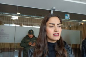 Luisa Nayar informa sobre retraso en la Asamblea Legislativa