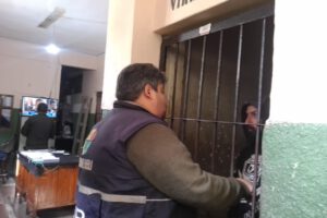 Juan Giacoman, activista aprehendido tras marcha contra leyes incendiarias