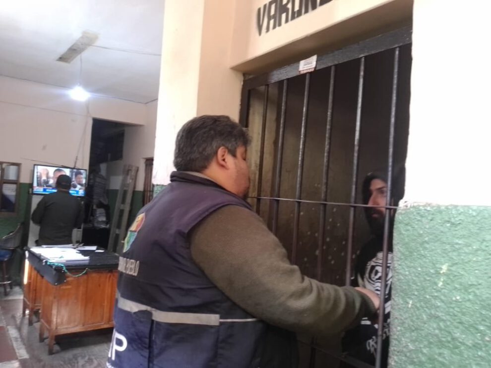 Juan Giacoman, activista aprehendido tras marcha contra leyes incendiarias