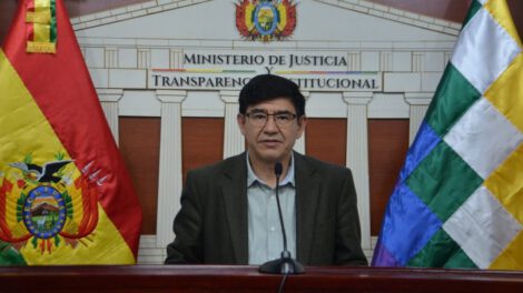 Iberfides para facilitar envío de documentos notariales entre Bolivia y España