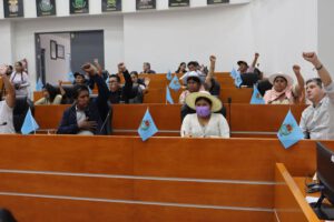 Evo Morales condecoración en la Asamblea Legislativa