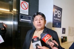 El diputado Cuellar exige al Gobierno cancelar referendo tras nuevas observaciones del TSE