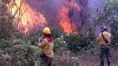 Incendios en Bolivia afectan comunidades y generan evacuaciones