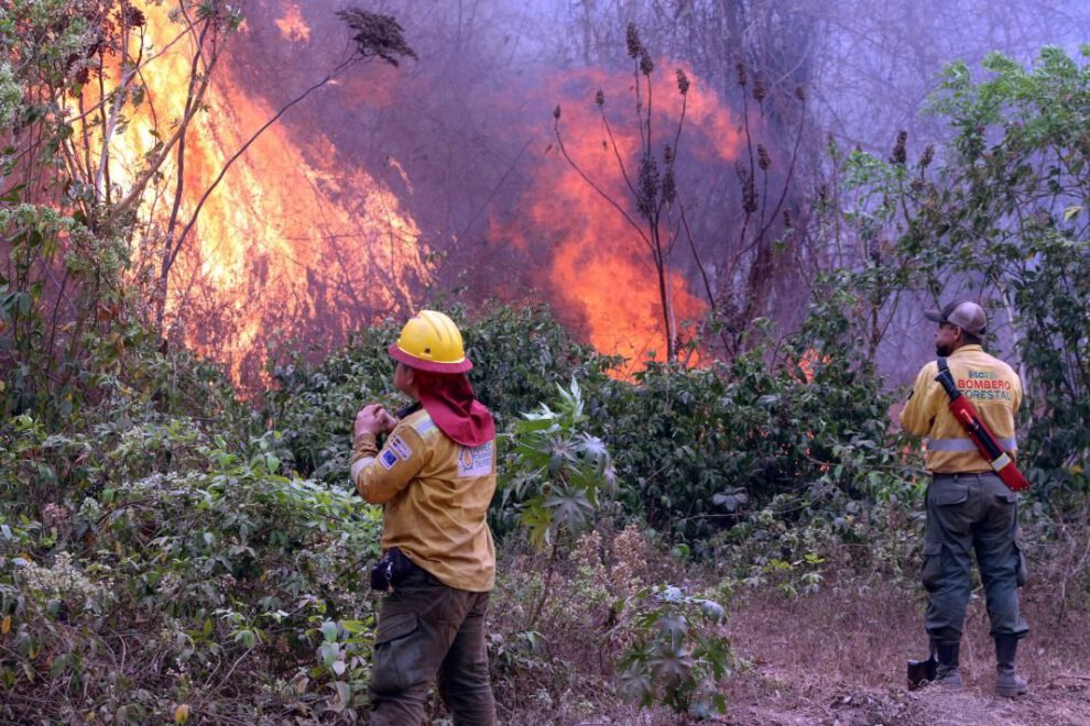 Incendios en Bolivia afectan comunidades y generan evacuaciones