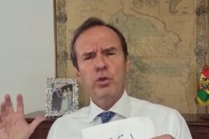 Tuto Quiroga acusa a Evo y Arce de ser ecocidas