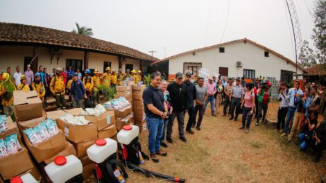 apoyo vital para combatir incendios forestales en Urubichá