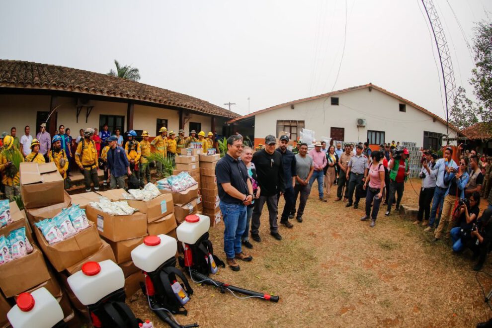 apoyo vital para combatir incendios forestales en Urubichá