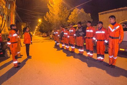 Voluntarios orureños en Roboré apoyando en la lucha contra incendios