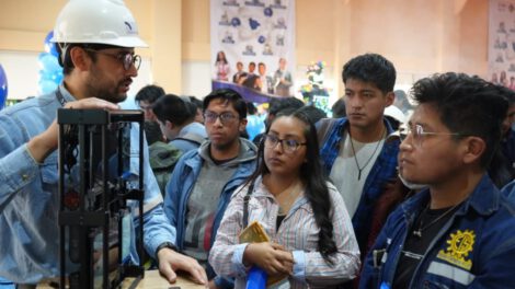 La ATT busca formar nuevos talentos bolivianos en el sector tecnológico