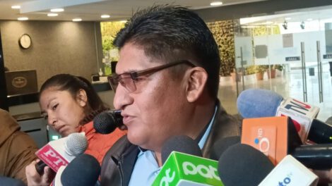 Financiación irregular en movilizaciones denunciada por el diputado Andrés Flores