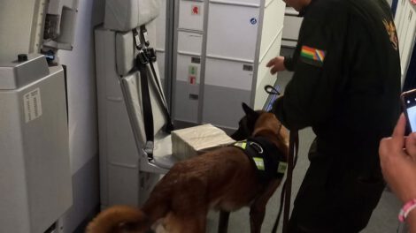 Revisión policial a un avión de BoA en el caso de cocaína